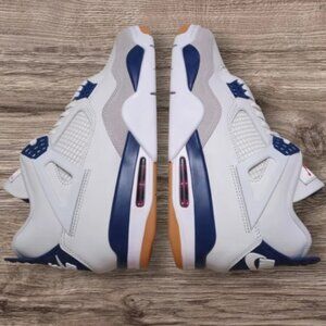 Air Jordan 4 Retro SB Navy Sneakers